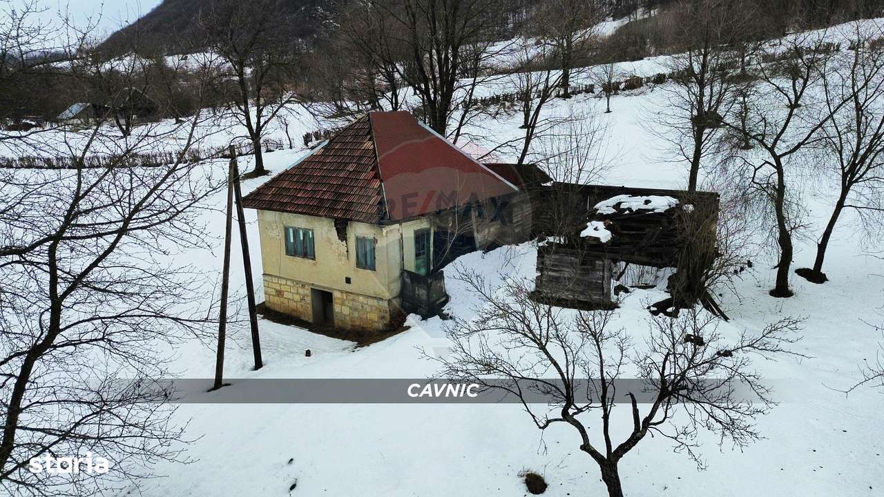 Teren 826mp in CAVNIC zona Pietrele Soimului cu o priveliste minunata.-3