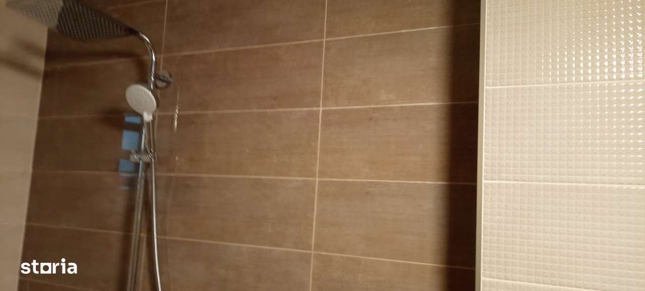 Vând apartament în casă, parter, în casă P+E+P, cu anexe și teren. - Imagine principală: 5/20