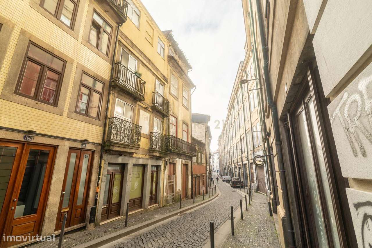 Prédio no Centro do Porto | Rua Conde de Vizela - Grande imagem: 3/37