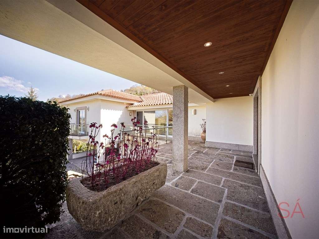 Moradia com piscina, jardim e bosque localizada na Encosta do Bom J...-30