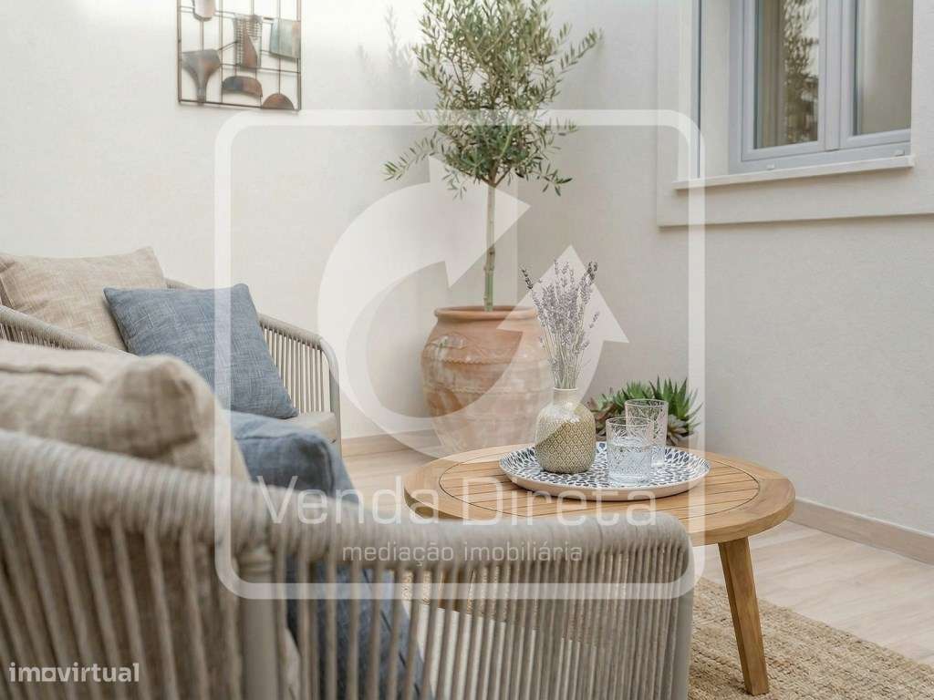 Moradia T4 Duplex com Logradouro perto da Estação Fluvial do Barreiro.-11