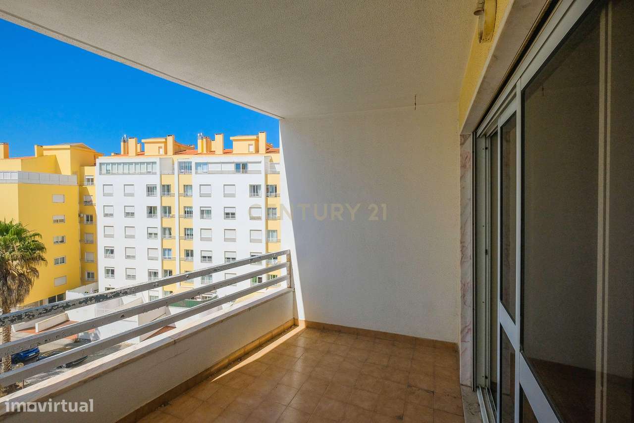 Apartamento T3 luminoso na Parede com varandas, garagem e arrecadação-6