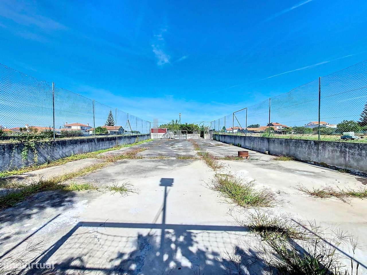 Moradia com 6 quartos, piscina aquecida, anexo e terreno com 2500m2 em-52