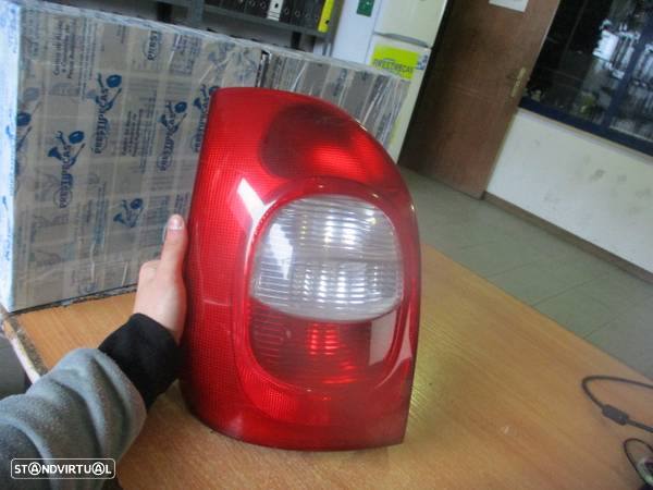 Farol Tras 085521913 CITROEN XSARA PICASSO 2002 ESQ VALEO - 1