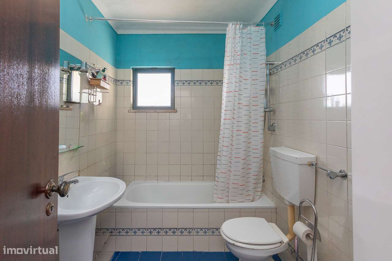 Apartamento T3, situado em Algueirão-18
