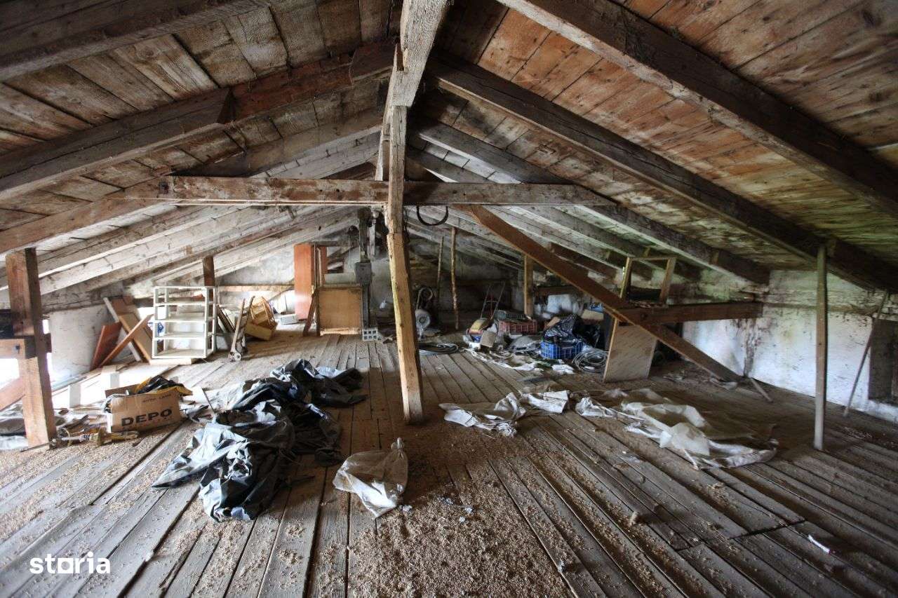 Abator complet functional cu grajduri pentru animale in Bod Colonie-17