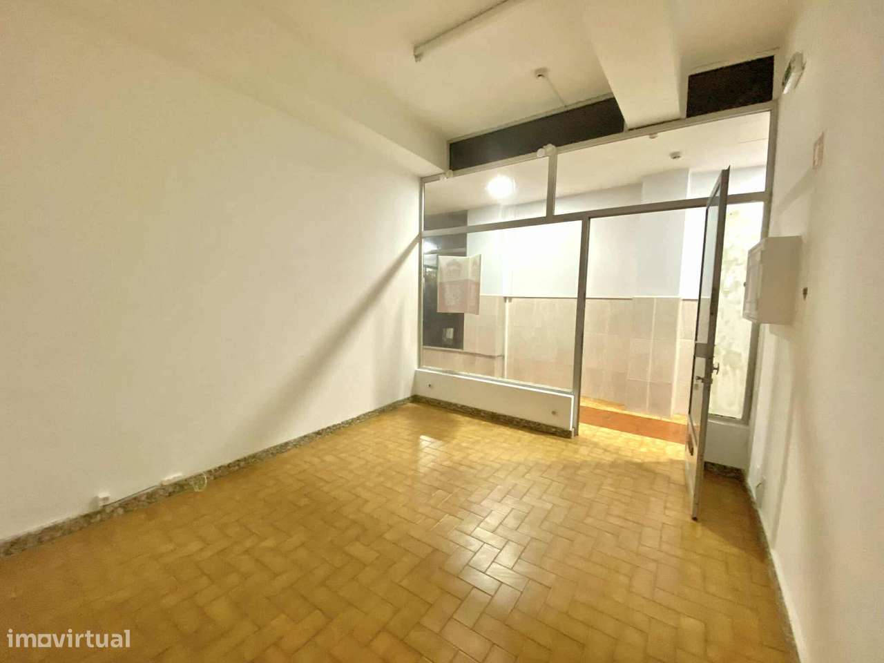 Loja com 15m2 no centro de Fafe - Grande imagem: 3/7