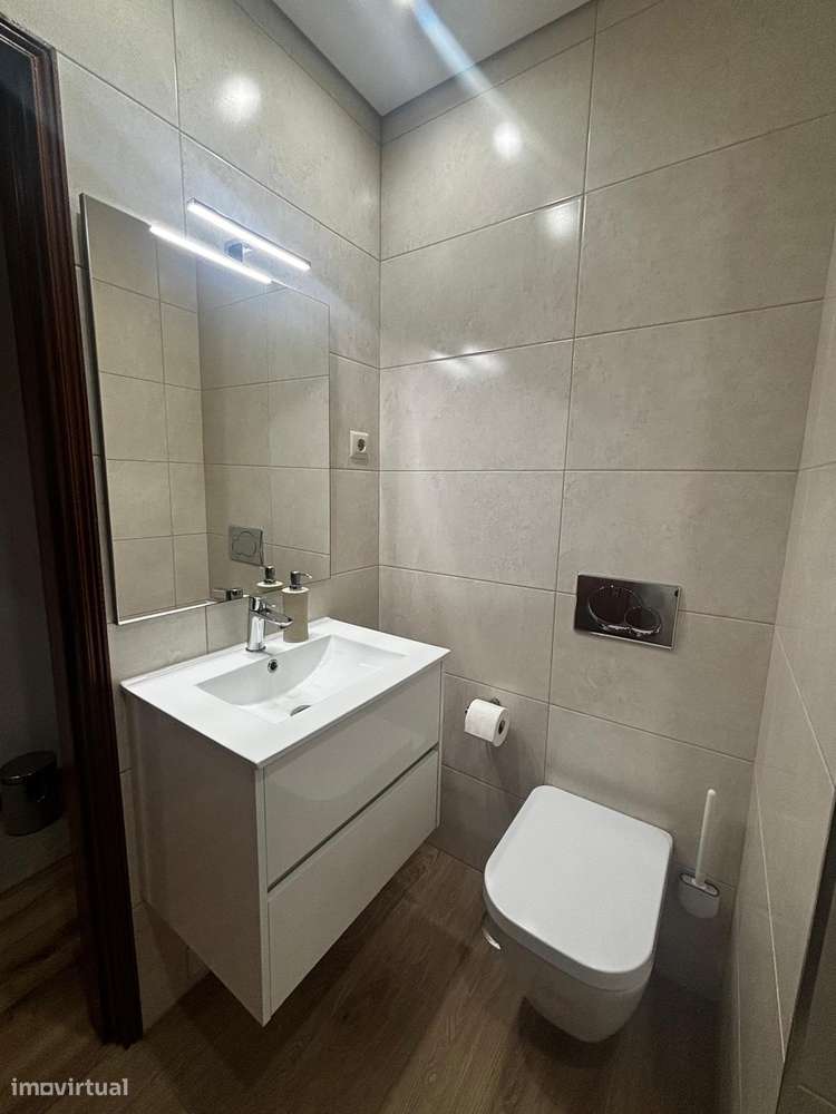 Apartamento T3 Renovado C/ Aquecimento e Garagem - Viseu-13