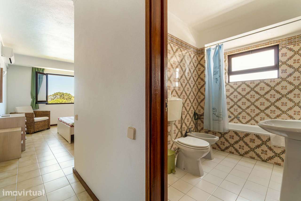 Elevado Potencial: último piso com vista mar, a 200 m da praia-20