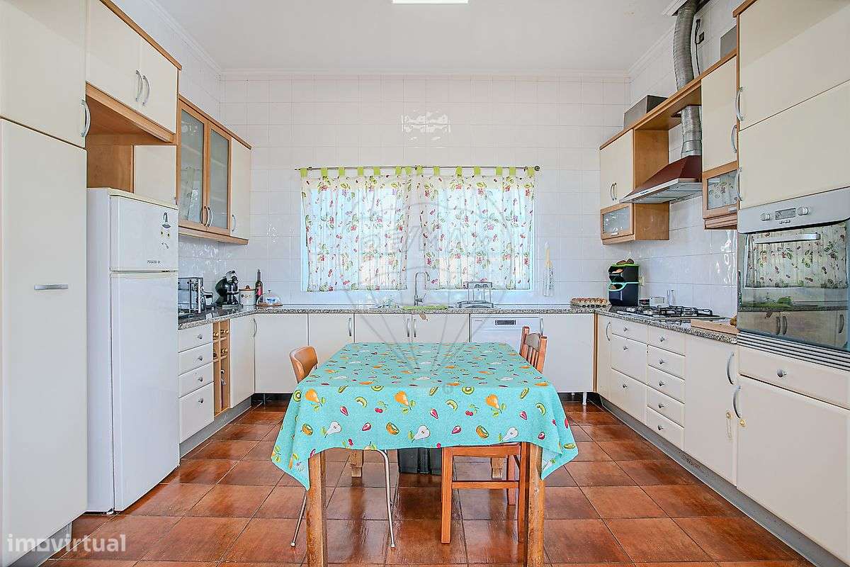 Moradia T6 para venda-14