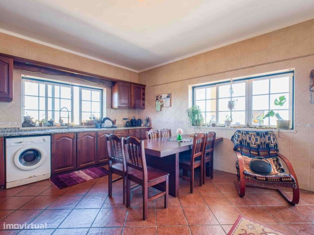 Moradia T3+3 para venda em Santarém.-9