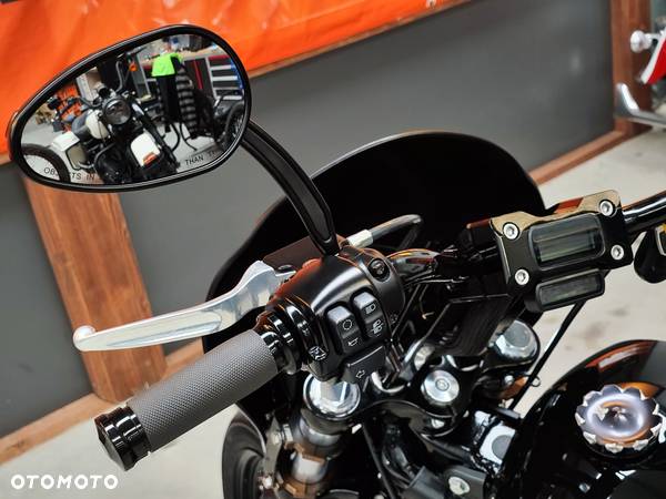 Harley-Davidson Softail Street Bob - 31
