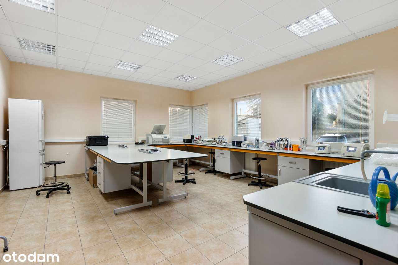 BUDYNEK BIUROWO-USŁUGOWY 469 m², Magazyn, Duży parking, ROI 8,5–9%-14