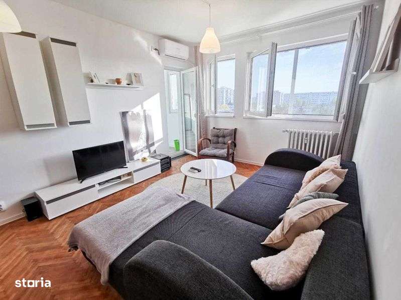 Vand apartament 2 camere zona Titan