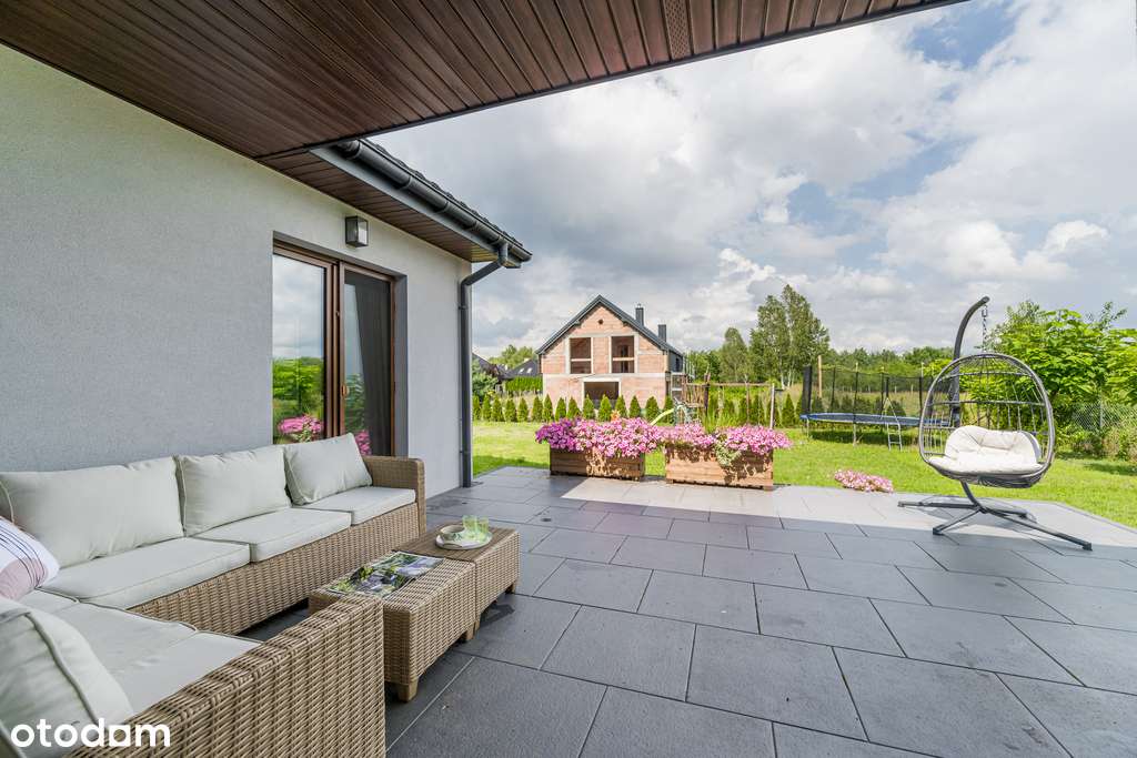 Przestronny dom wolnostojący z ogrodem-12
