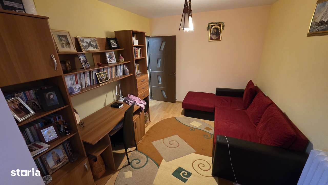 Vand ap cu 3 camere zona Orizont - Posta 4-9