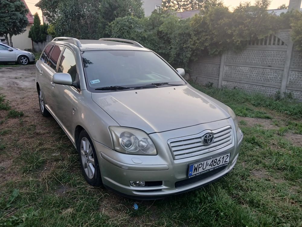 Toyota Avensis II (2003-2009) 2004