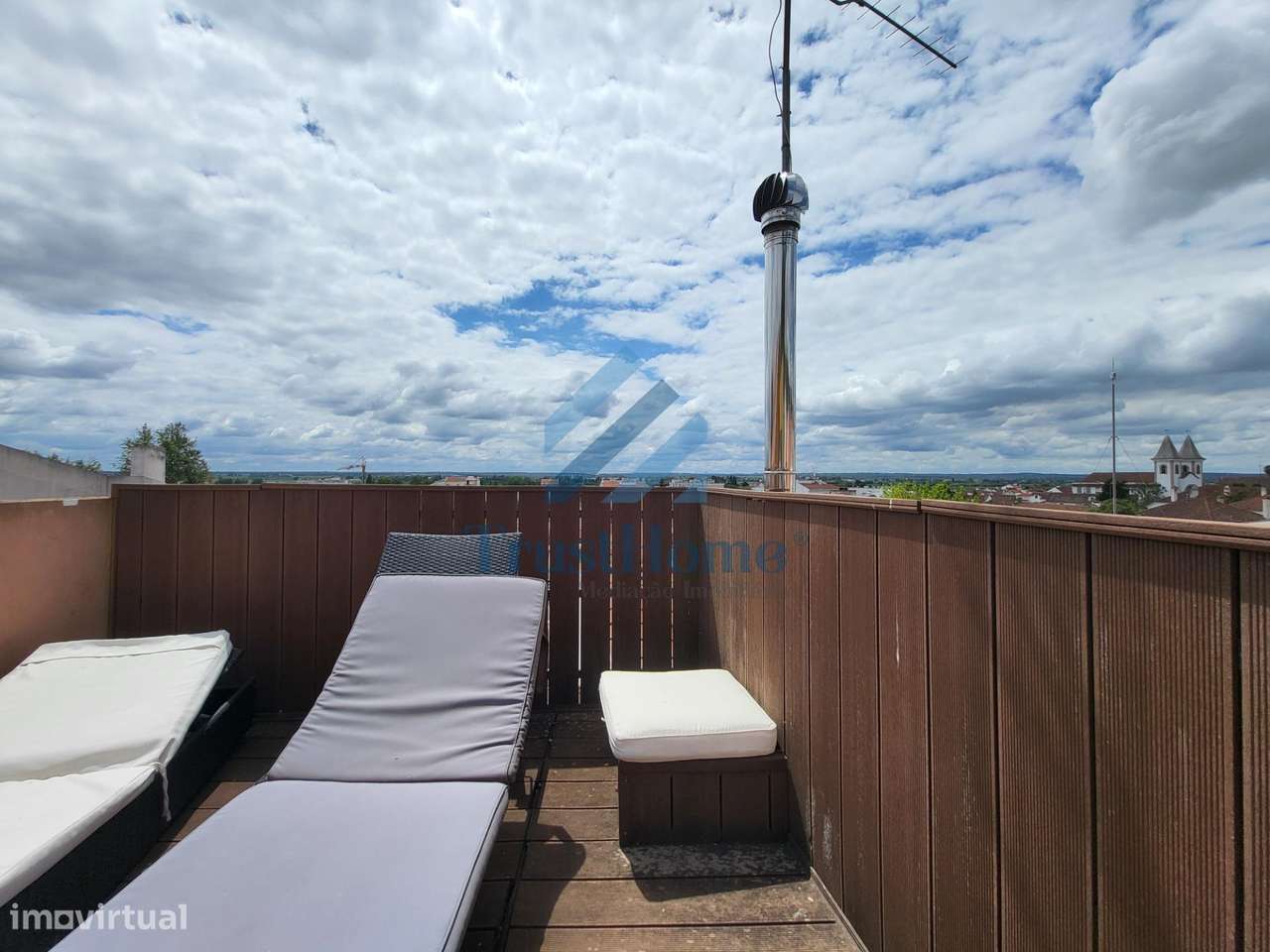 MoradiaV5 com jardim, piscina e ginásio no centro de Coruche-32