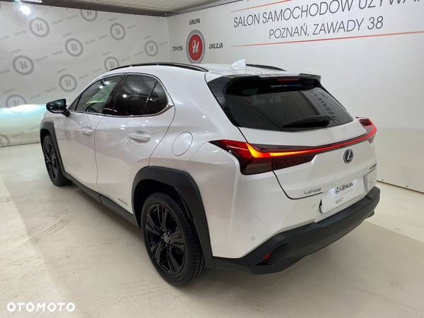 Lexus UX - 9