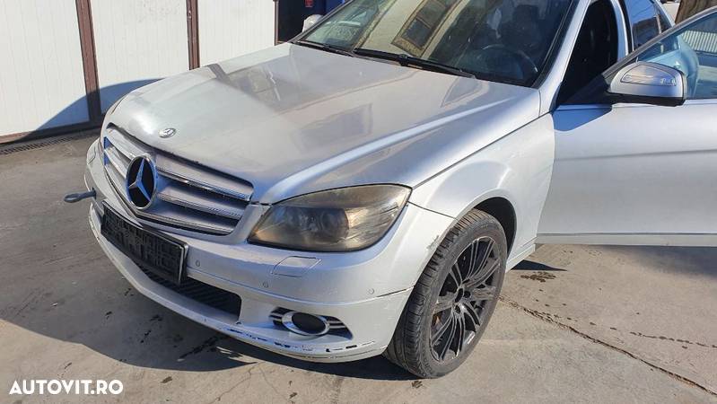 Dezmembram Mercedes C320d w204 - 1