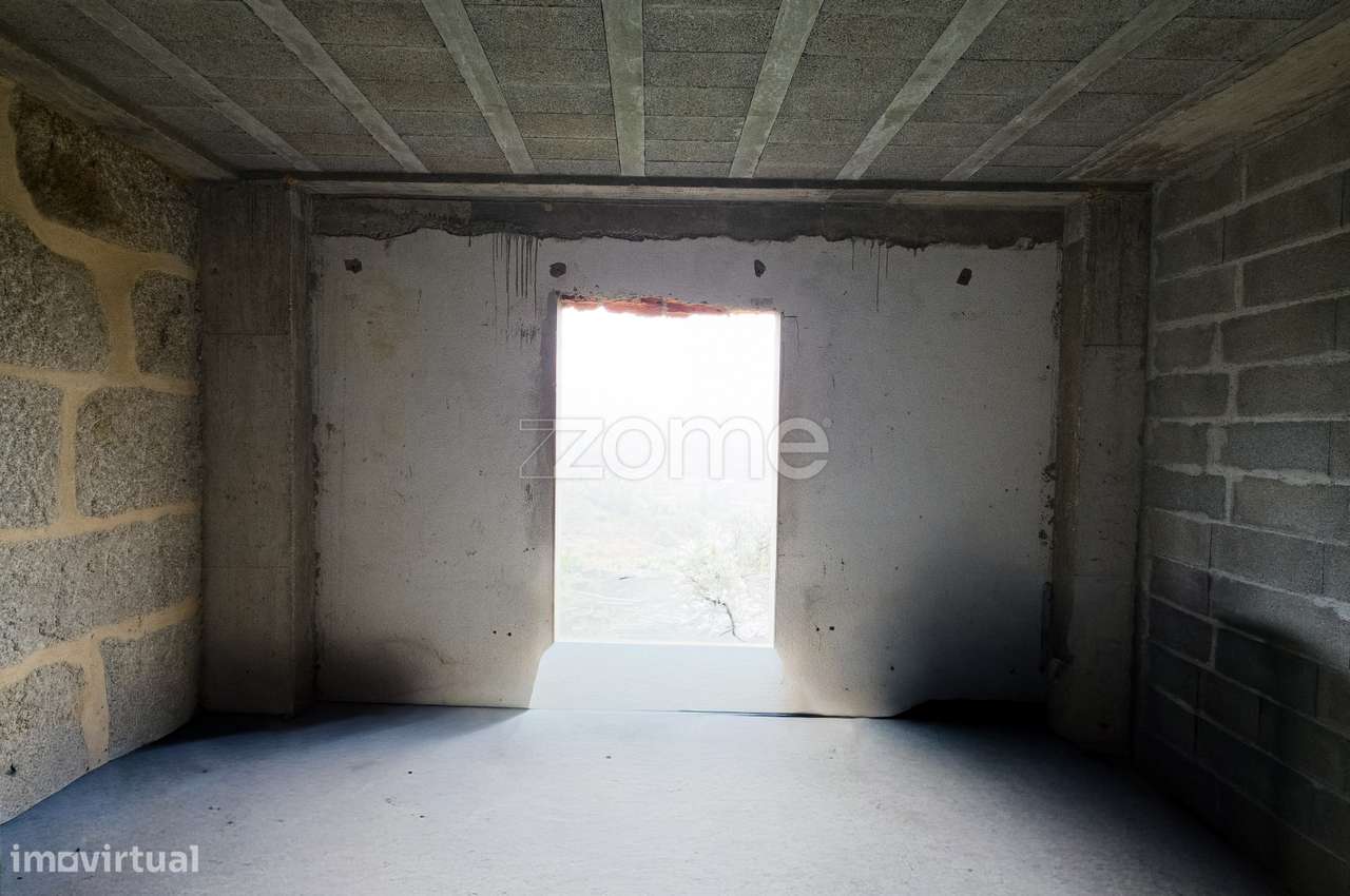 Moradia T5 em fase final de construção em Fornos de Algodres-11