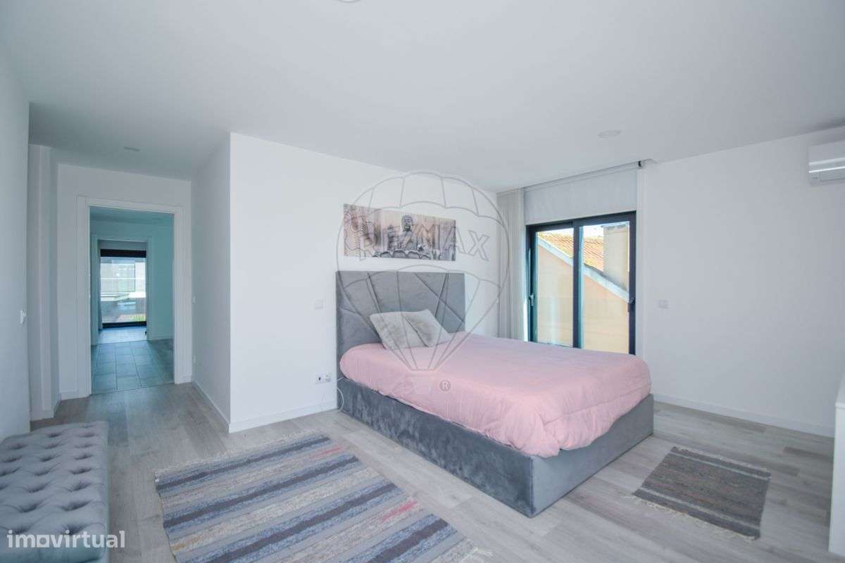 Moradia T5 para venda-24