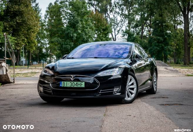 Tesla Model S Long Range Plus - 3