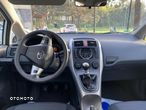 Toyota Auris 1.6 Premium + - 18