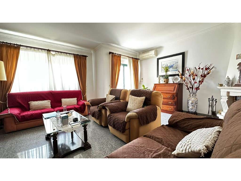 Excelente apartamento tipologia T3 com Garagem e Arrecadação no Mon... - Grande imagem: 2/36