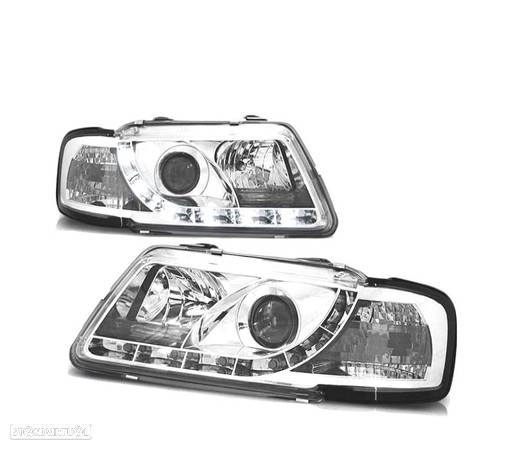 FARÓIS FRONTAIS LED TRU DRL ECE-R87 PARA AUDI A3 8L 96-00 CROMADO - 2