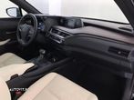 Lexus UX 250h 2.0L HEV 20H- (178 HP) 4X4 CVT Luxury - 9