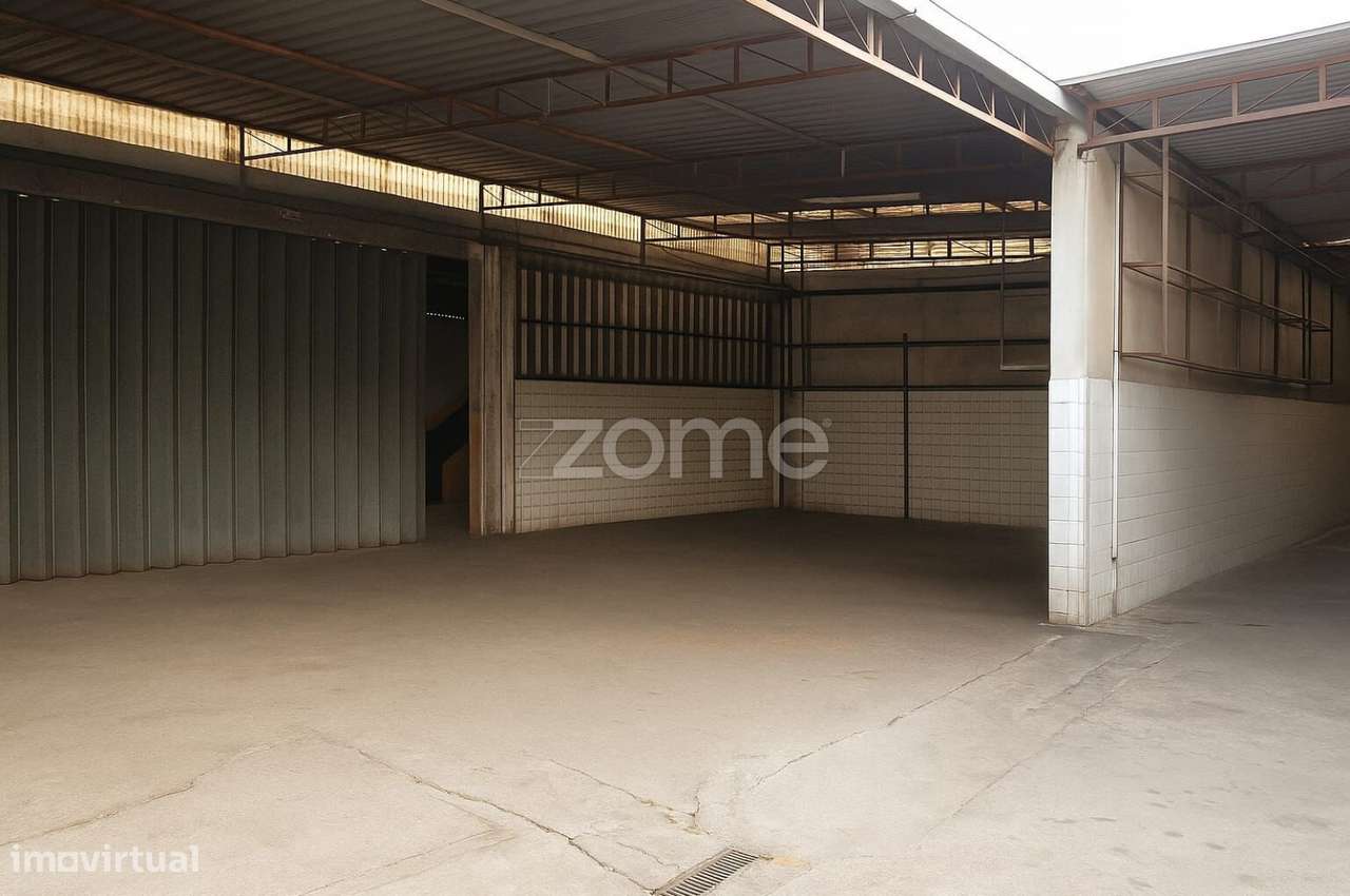 Conjunto de Armazéns em Rio Tinto – Excelente Oportunidade - Grande imagem: 2/17