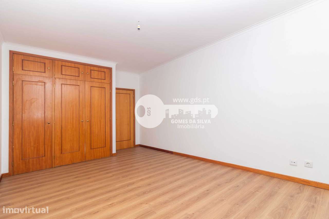 Apartamento T3 c/ suite na Rua Américo F. Carvalho-17