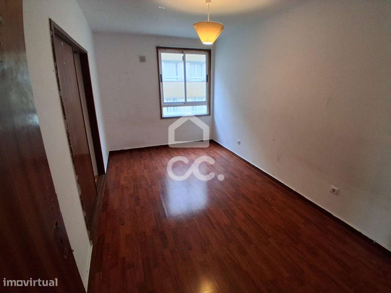 Apartamento T3 em fase de início de renovação total, com Lugar de gar-6