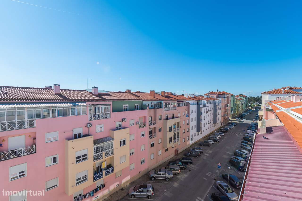 Apartamento T2 na Quinta do Conde com areas de 136m2-51