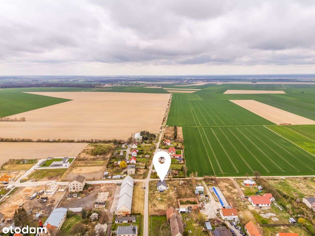 Spokój z potencjałem – Twój dom w Małujowicach-14