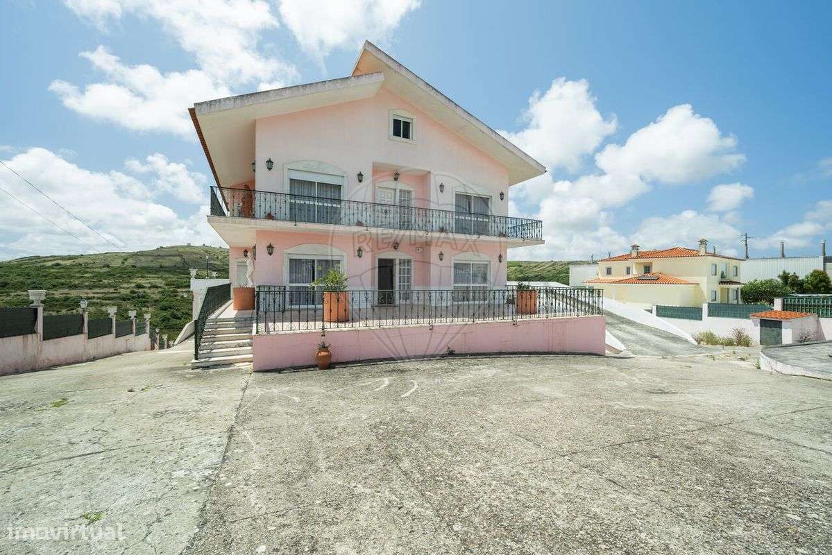 Moradia T6 para venda - Grande imagem: 1/47