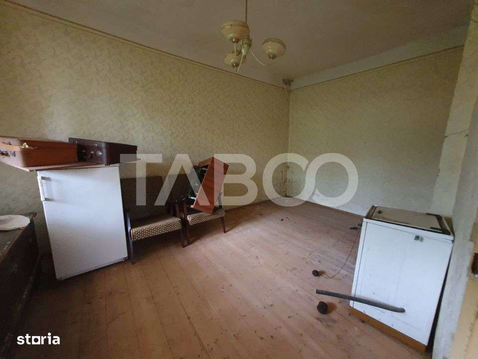 Casa de vanzare in Mandra 140 mp utili curte sura anexe 3 beciuri - Imagine principală: 3/8