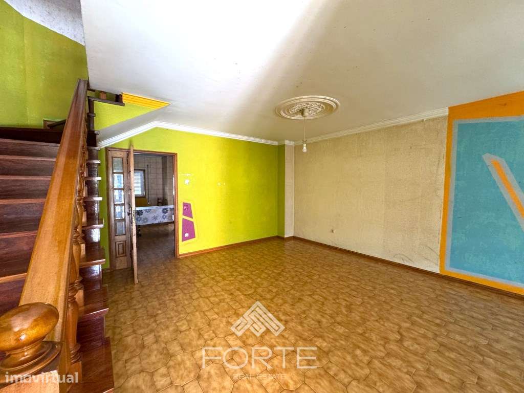 Moradia em banda T3 em São João da Madeira-3