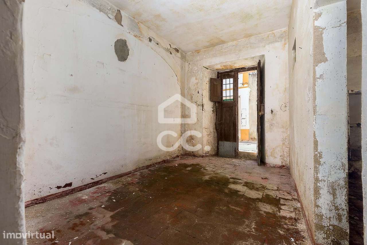 Moradia T1 de R/C para Recuperar em Prédio Multifamiliar | Borba, Évor - Grande imagem: 5/18