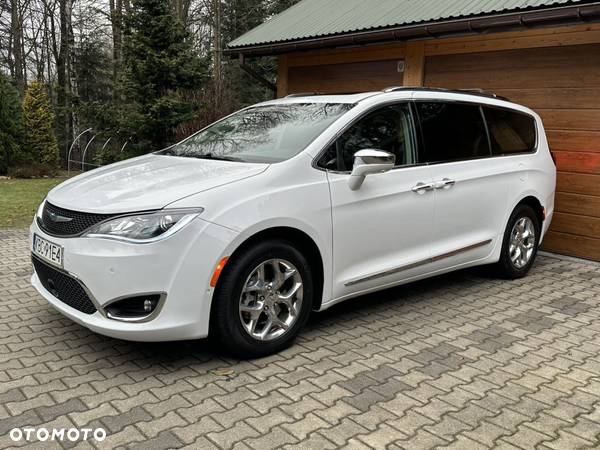 Chrysler Pacifica - 2