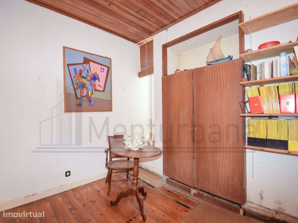 MORADIA INDEPENDENTE NO ESTORIL COM VISTA MAR-40