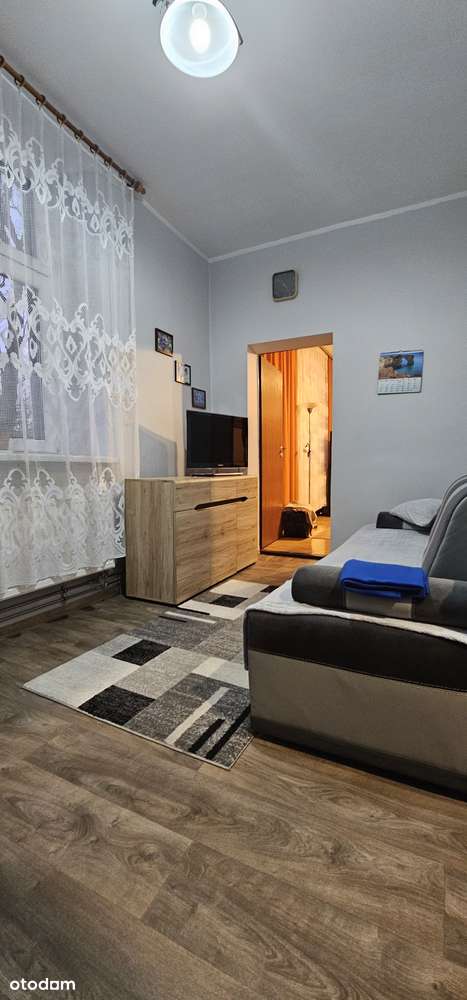 *Parter, dwa pokoje w klimatycznej kamienicy* Zapraszam-3