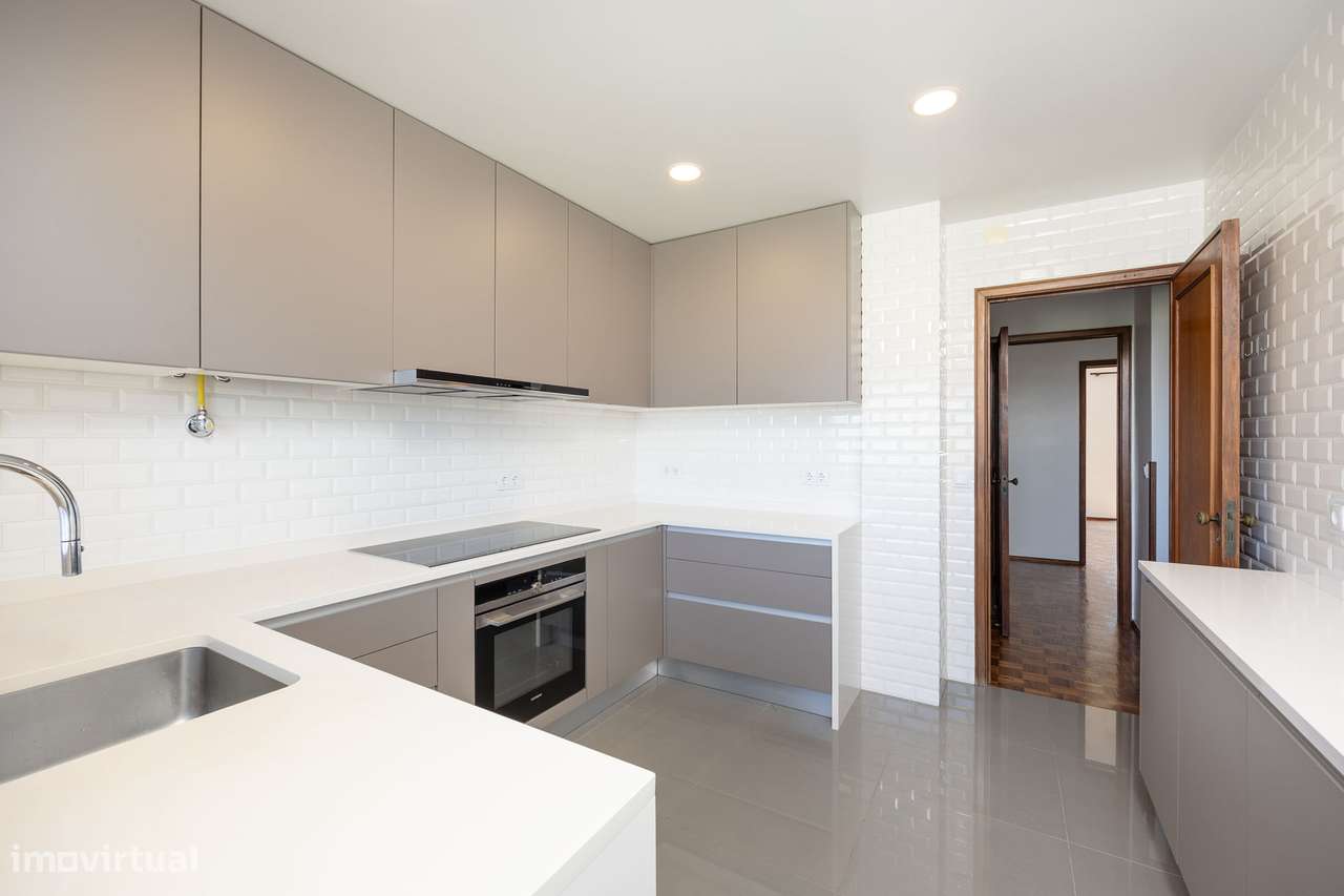 Apartamento T5 | Último Piso | Capuchos, Leiria-10