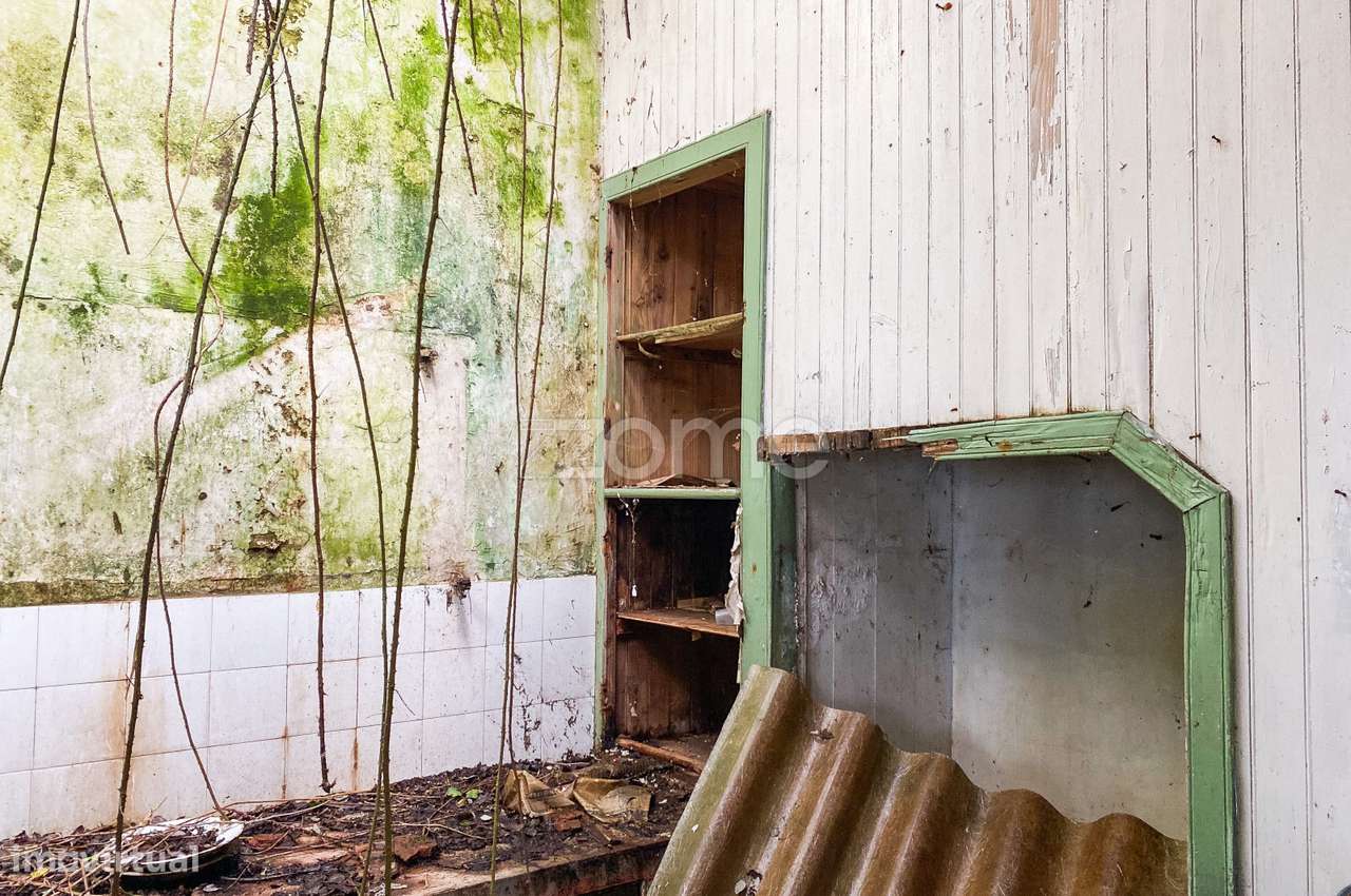Moradia em Ruína com Garagem e Quintal – Povoação - Grande imagem: 5/15