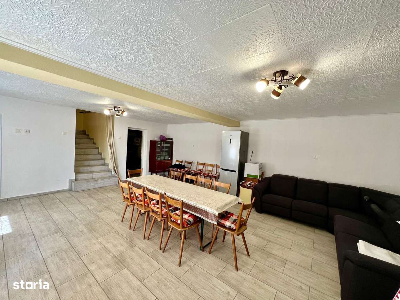 Casa 6 camere - teren 1700 mp, curte+gradina - Rosia - Imagine principală: 2/11