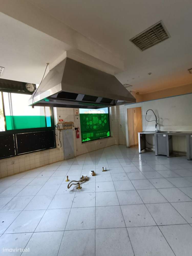 VENDA | ESPAÇO COMERCIAL COM ARRECADAÇÃO – CENTRO DE ALVERCA-14