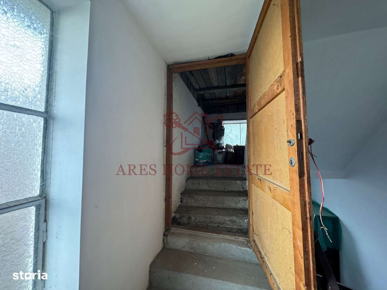 Investiție cu potențial: 2 apartamente + mansardă – Comison 0-11