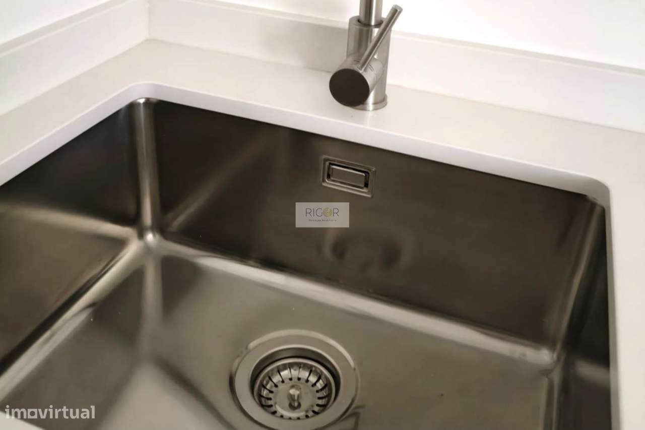 Apartamento T3 em Matosinhos, junto ao metro, pronto a habitar.-6