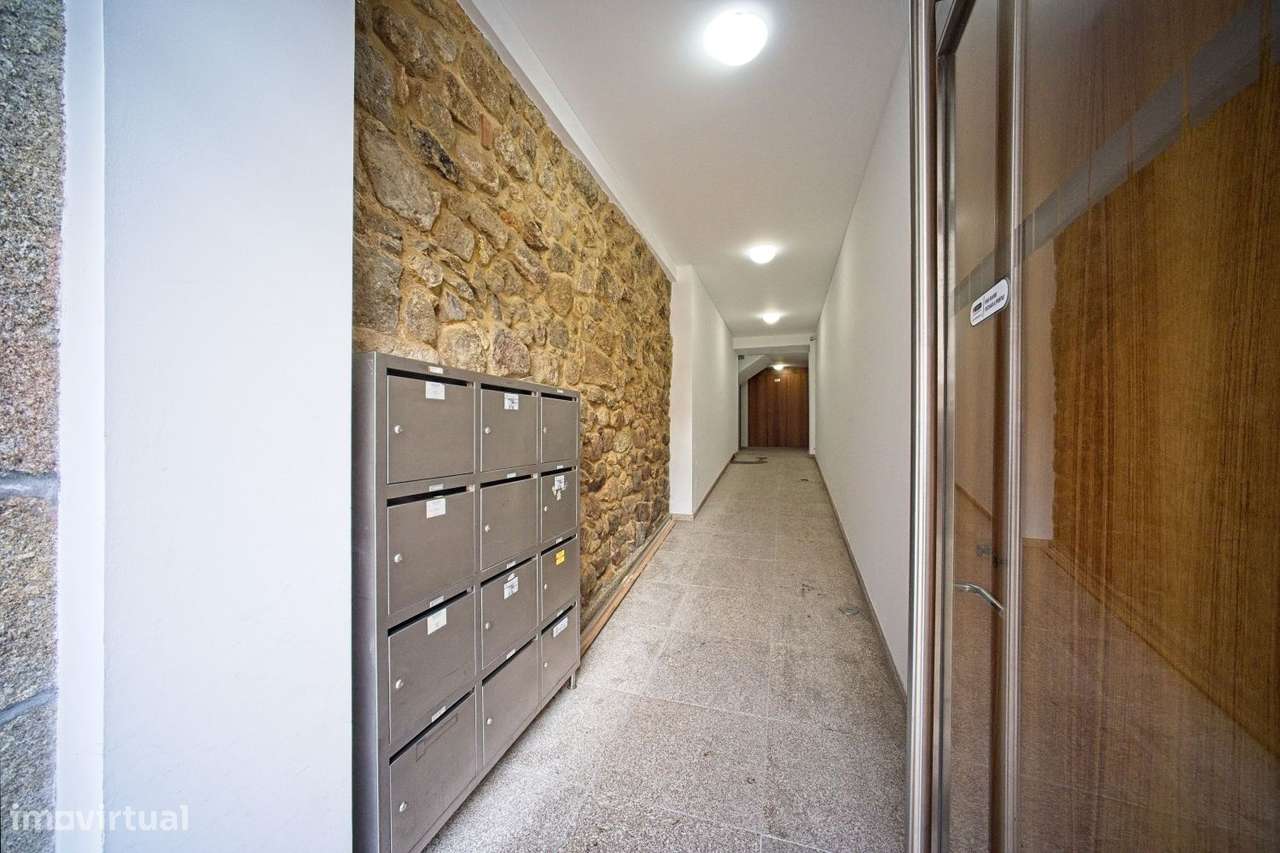 Apartamento T2 Central com Terraço para Desfrutar em Braga - Grande imagem: 2/44